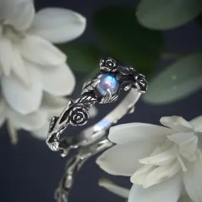 Engagement Moonstone Ring "Estée"