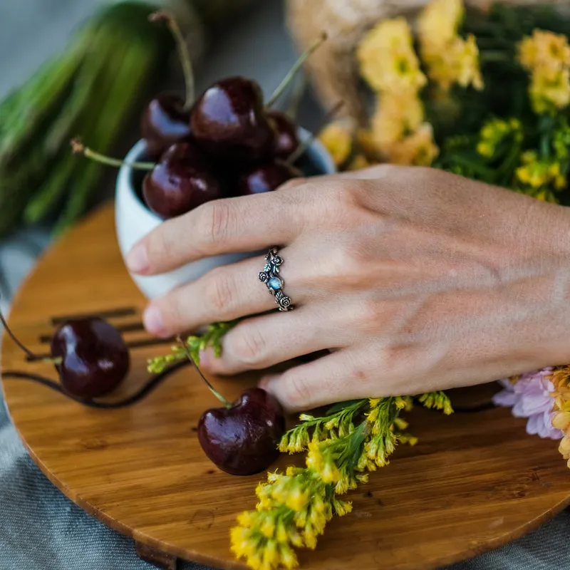 Engagement Moonstone Ring "Estée"