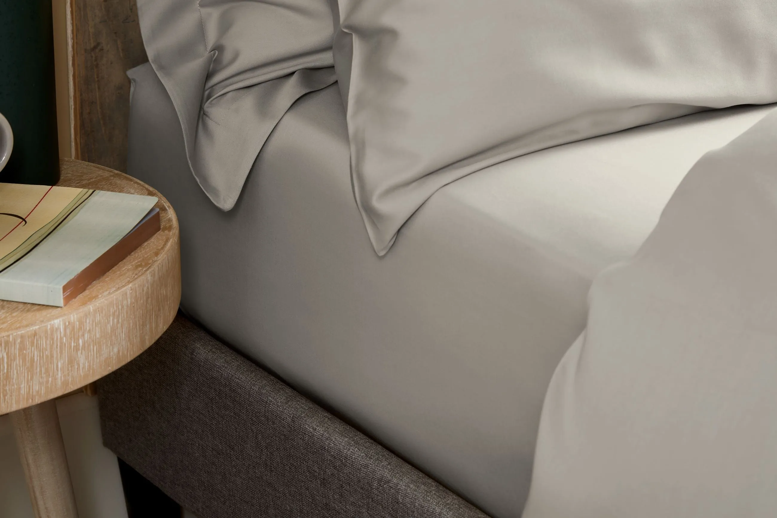 Light Grey Fitted Sheet Set: 1 Fitted Sheet & 2 Pillow Cases: 100% Organic Cotton