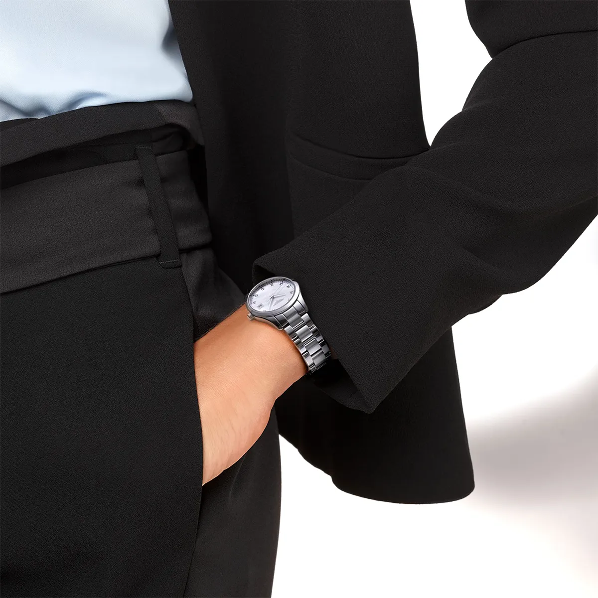 Longines Conquest Classic 24mm Mother Of Peal Diamond Dot Dial Quartz Ladies Watch
