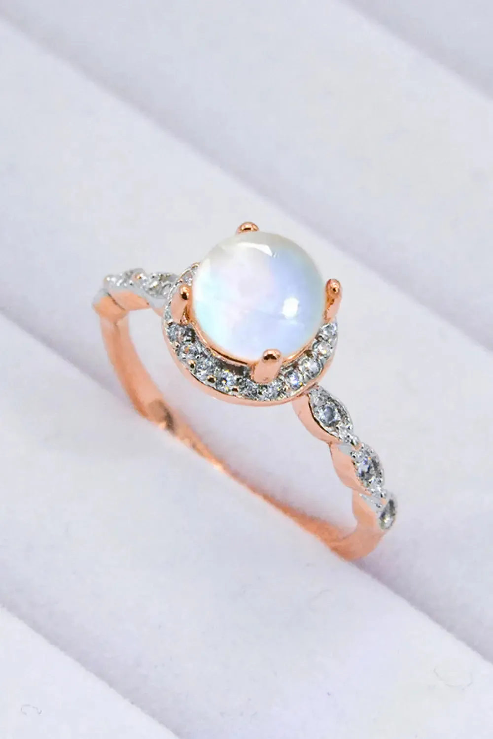 LOVCIA Round Moonstone Ring