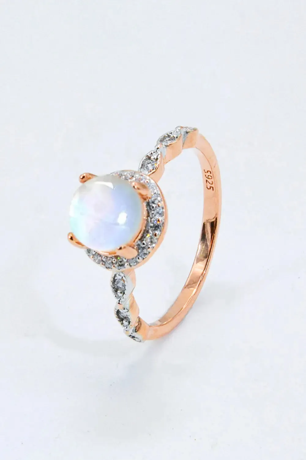 LOVCIA Round Moonstone Ring