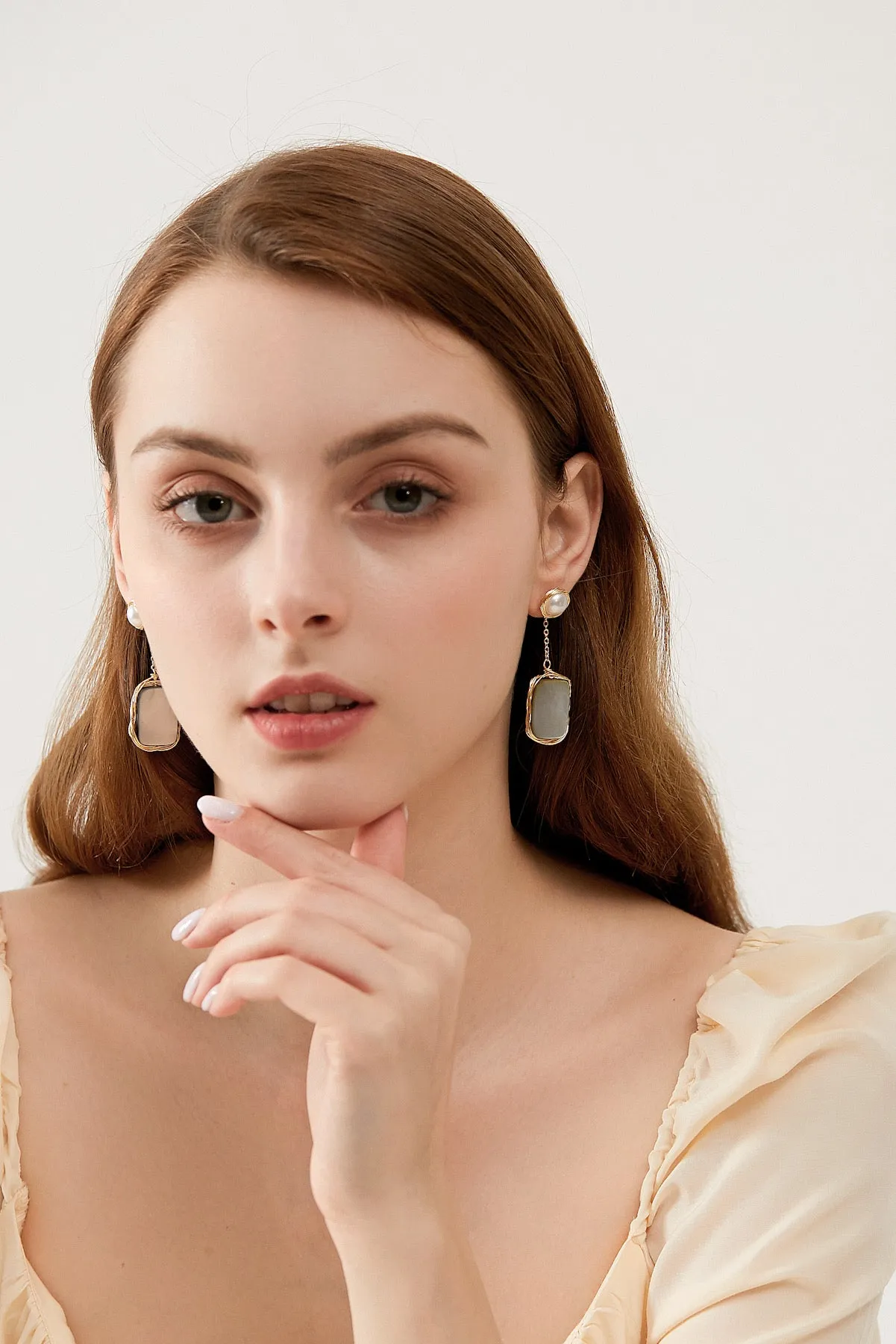 Sacha 18K Gold Mother of Pearl Drop Earrings