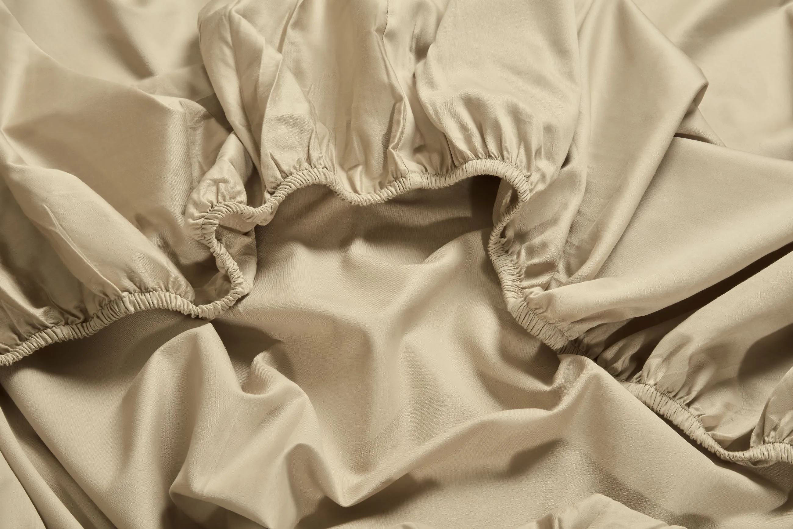 Sandy Beige Fitted Sheet Set: 1 Fitted Sheet & 2 Oxford Pillow Cases: 100% Organic Cotton