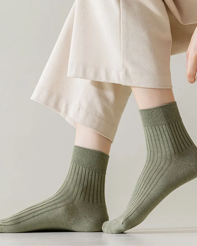 Sweetnana Women's Cotton Crew Socks Solid Color Socks Multicolor Cozy Casual Socks Seamless Socks