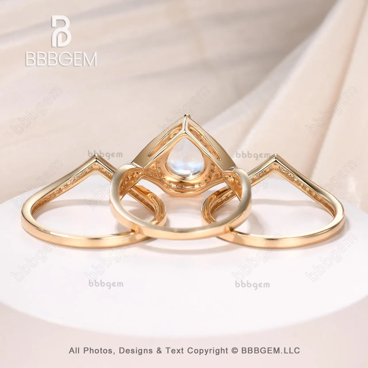 Vintage 3pcs Pear Moonstone Diamond Twisting Split Shank Bridal Cocktail Ring Set in 18k Yellow Gold 2.2 Carat